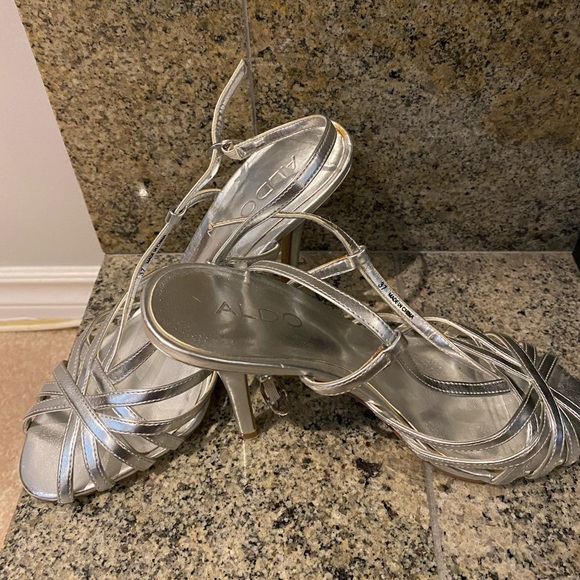 Aldo size 37 strappy silver open toed sandals - Picture 1 of 4